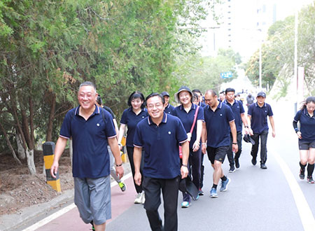 陶冶情操，激发活力——集团举办主题党日暨健步走活动